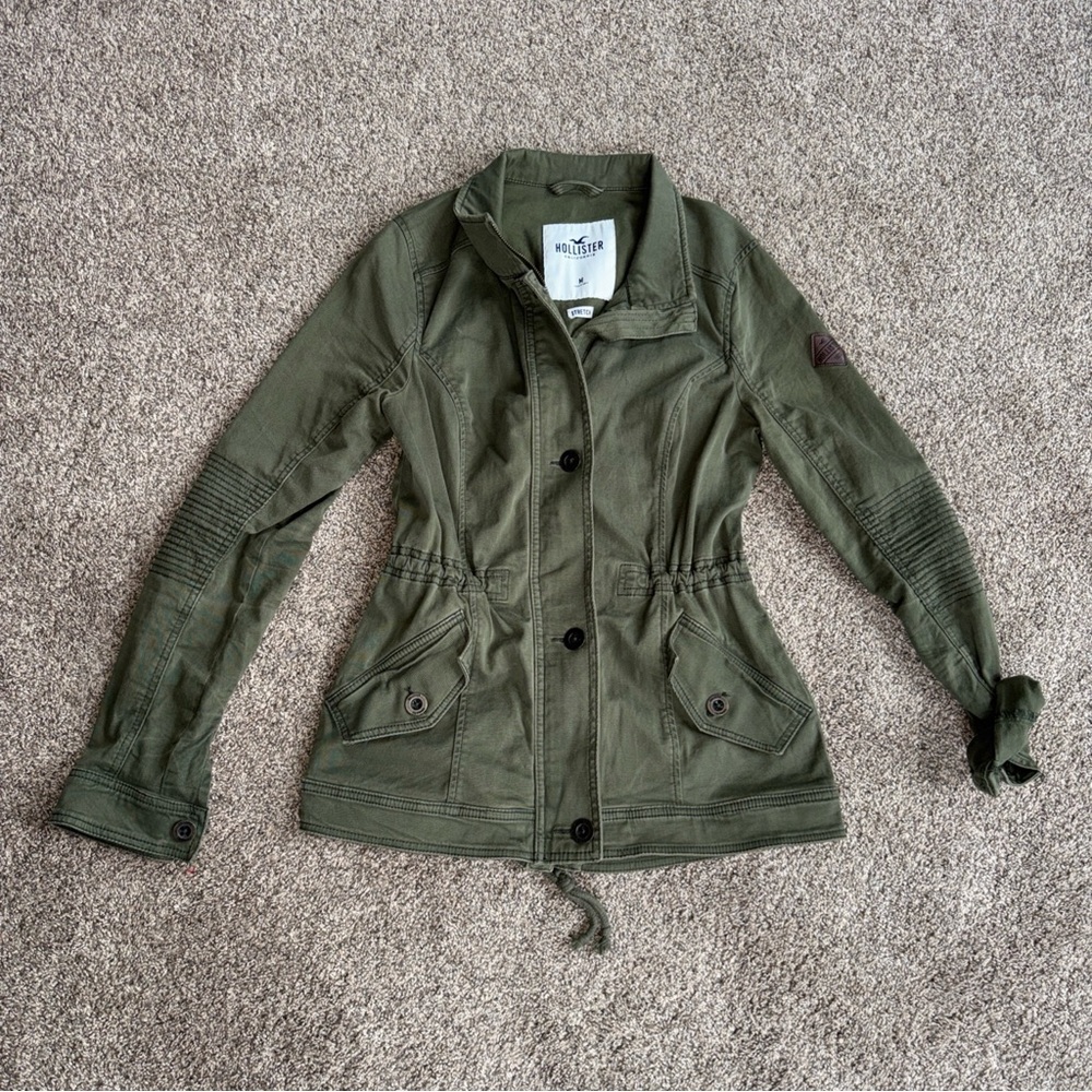 Hollister Army Green Utility Jacket Womens Medium EUC has stretch and is soft!